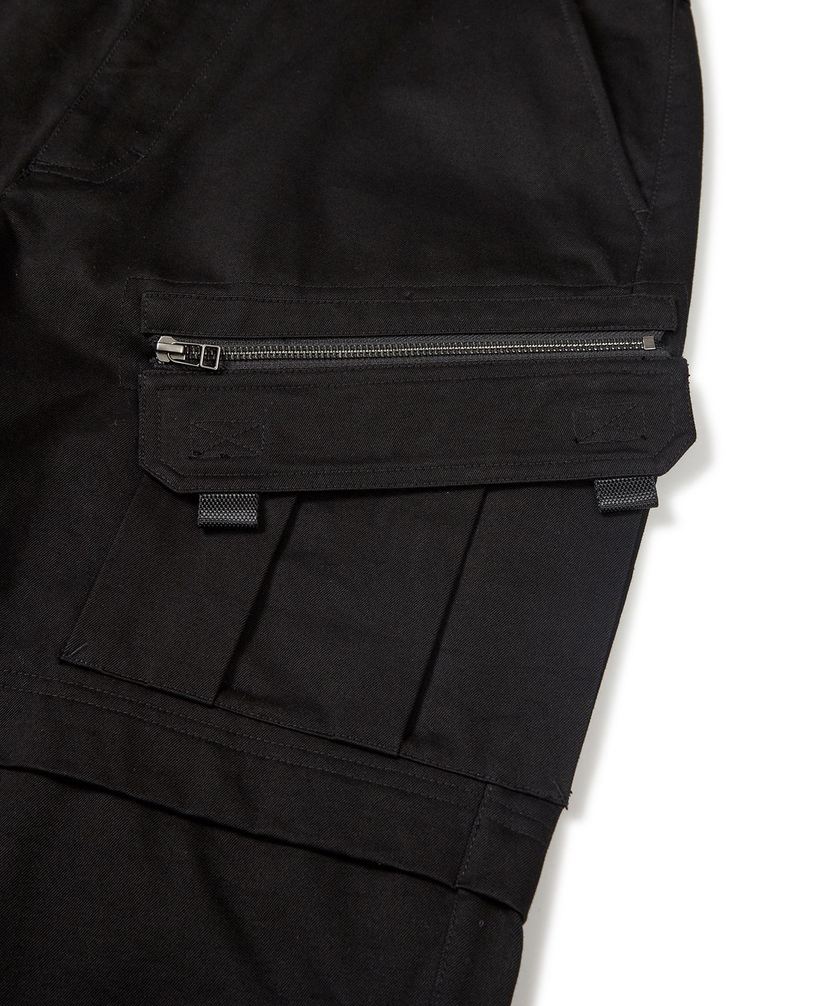 이에이(IEY) TOOL OVER CARGO PANTS Black