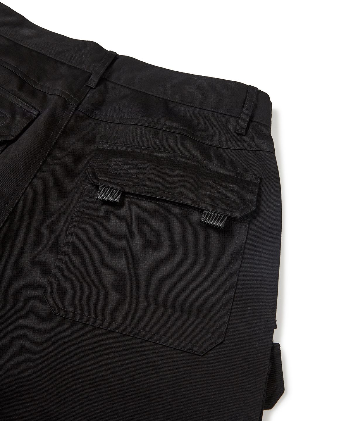 이에이(IEY) TOOL OVER CARGO PANTS Black