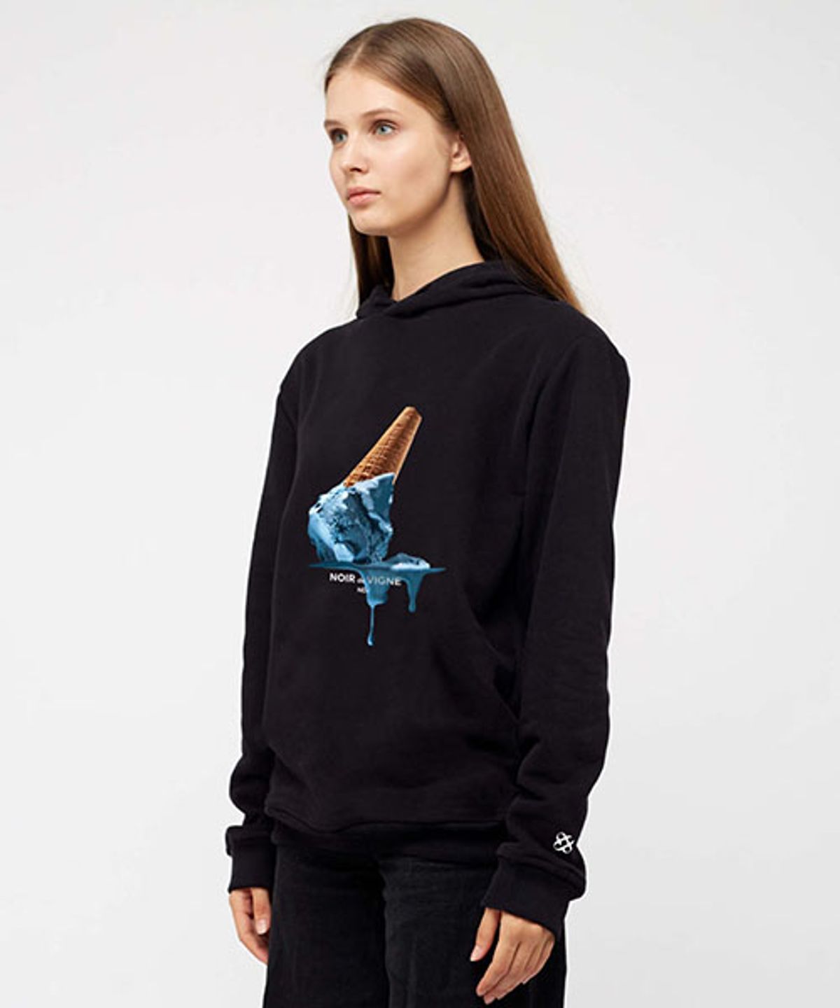 누아드비뉴(NOIR DE VIGNE) Melted Blue Ice Cream Hoodie