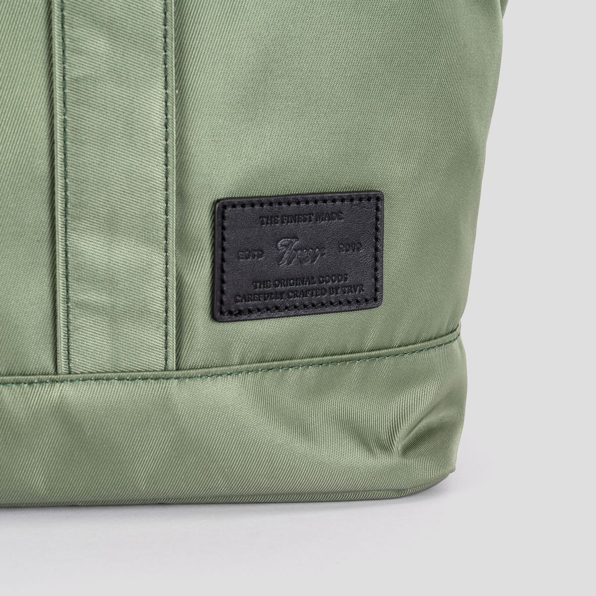 티알브이알(TRVR) Staple Travel Tote Olive
