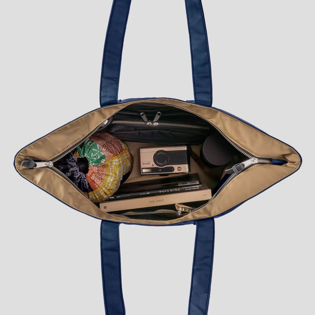 티알브이알(TRVR) Staple Travel Tote Navy