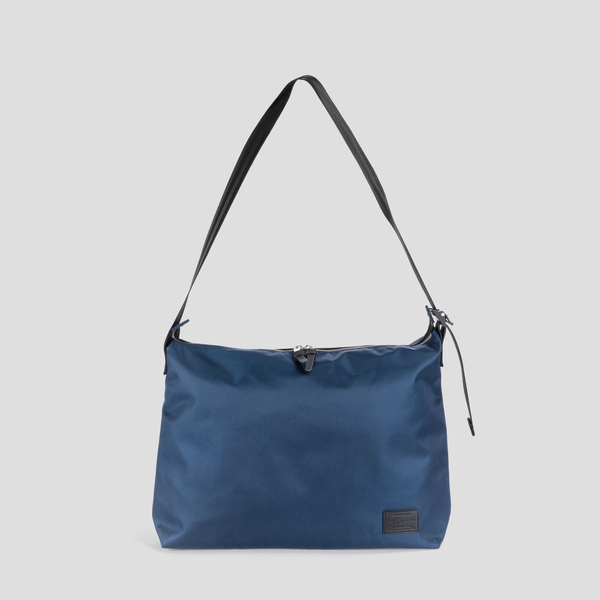 티알브이알(TRVR) Staple Easy Shoulder Navy