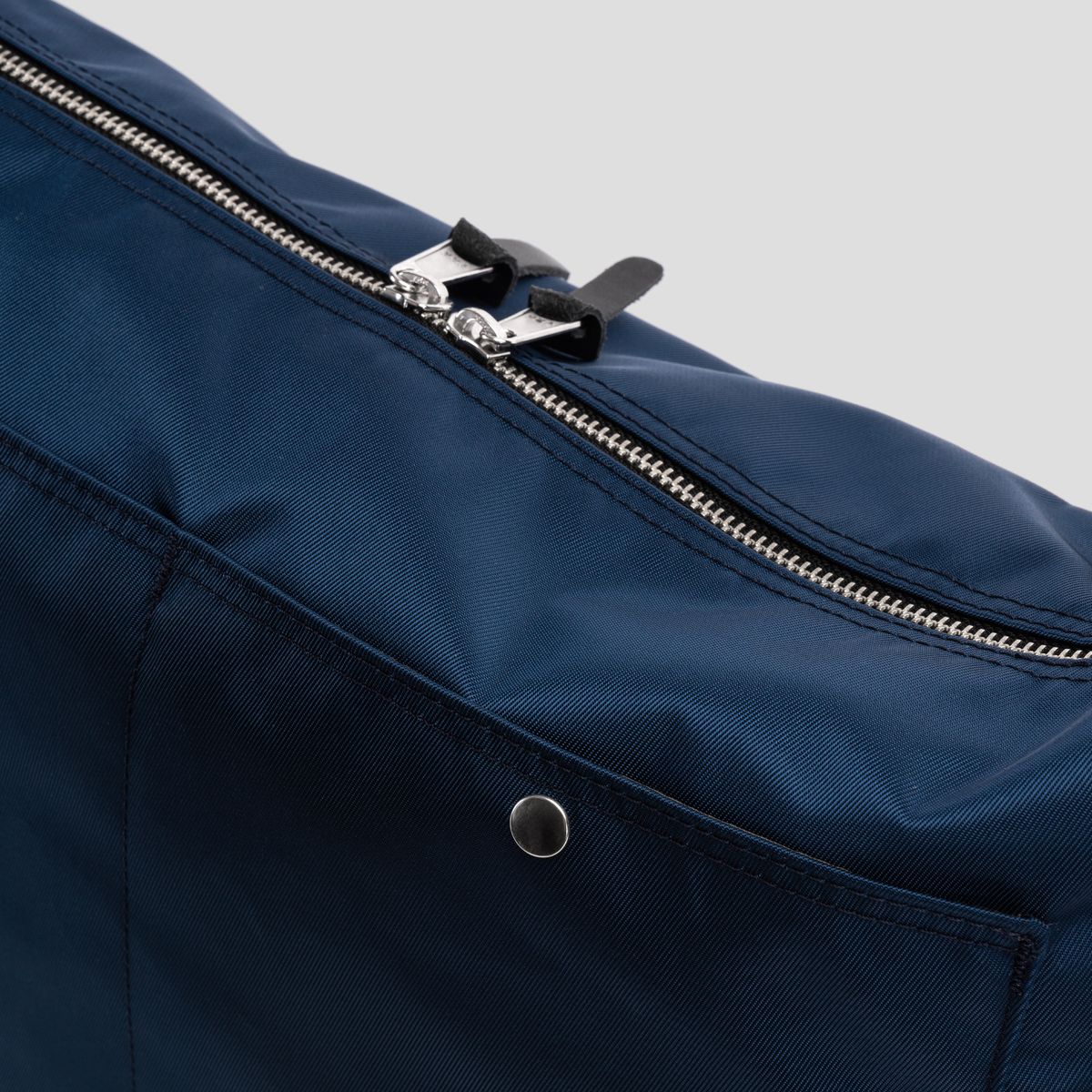 티알브이알(TRVR) Staple Easy Shoulder Navy