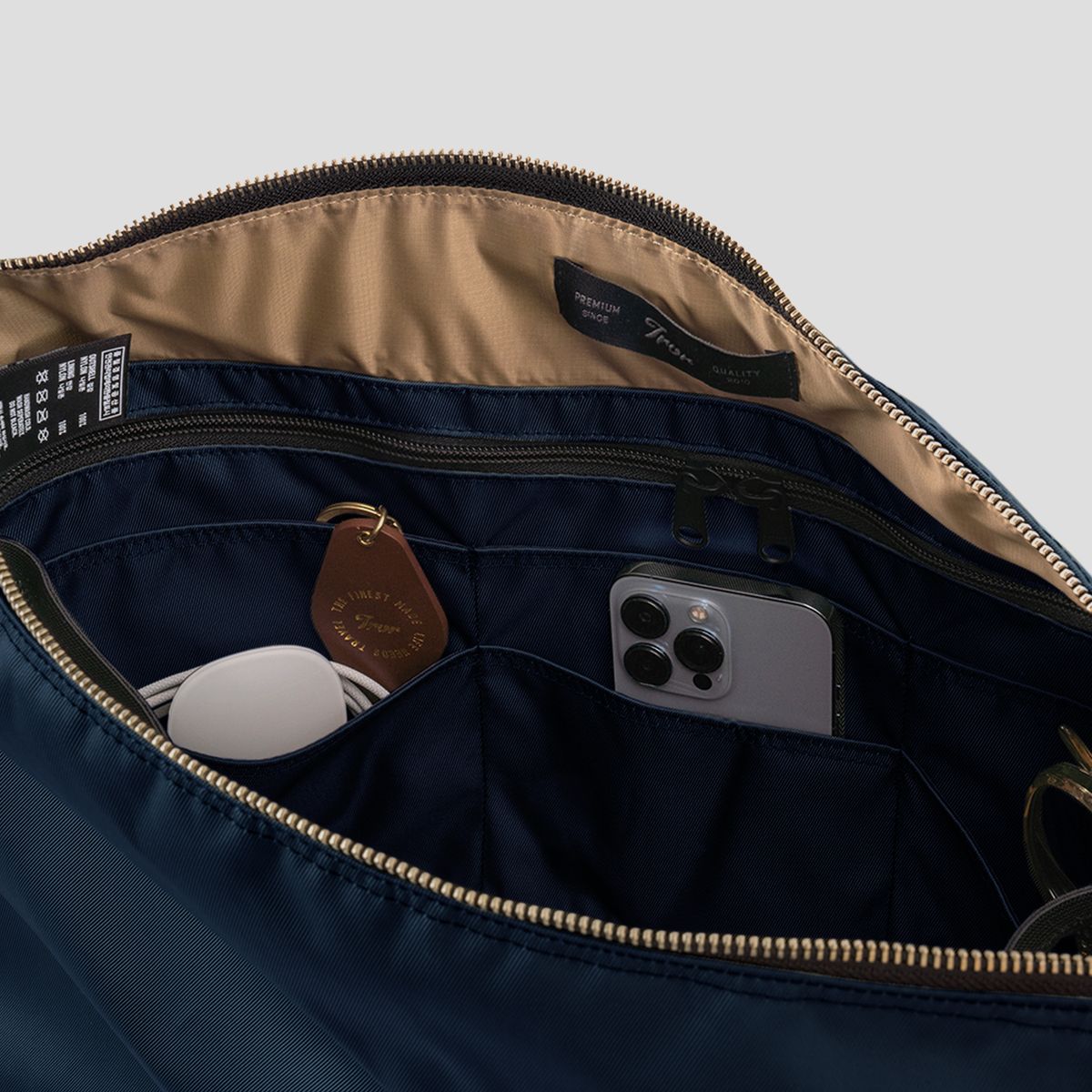 티알브이알(TRVR) Staple Easy Shoulder Navy