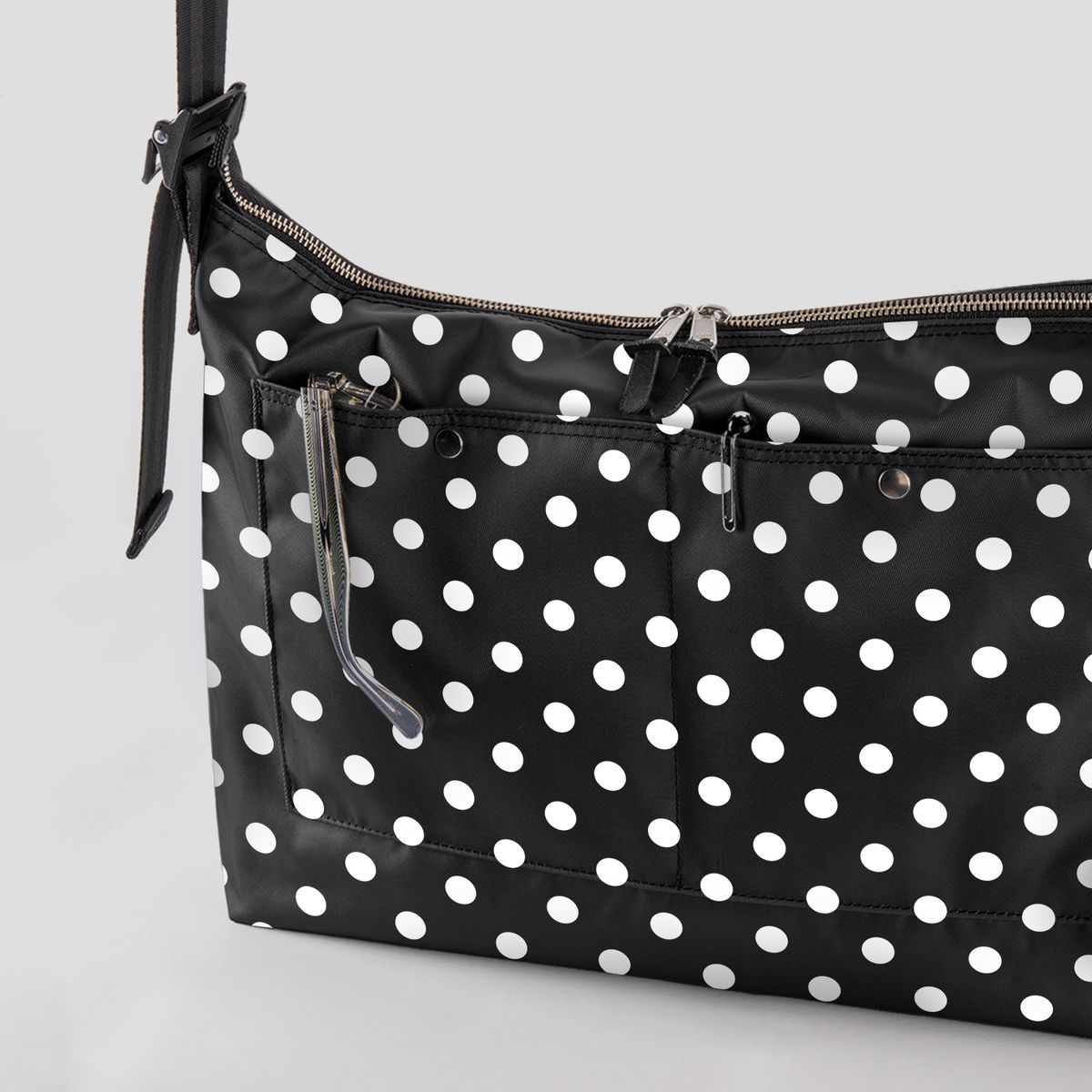 티알브이알(TRVR) Staple Easy Shoulder Polka Dot