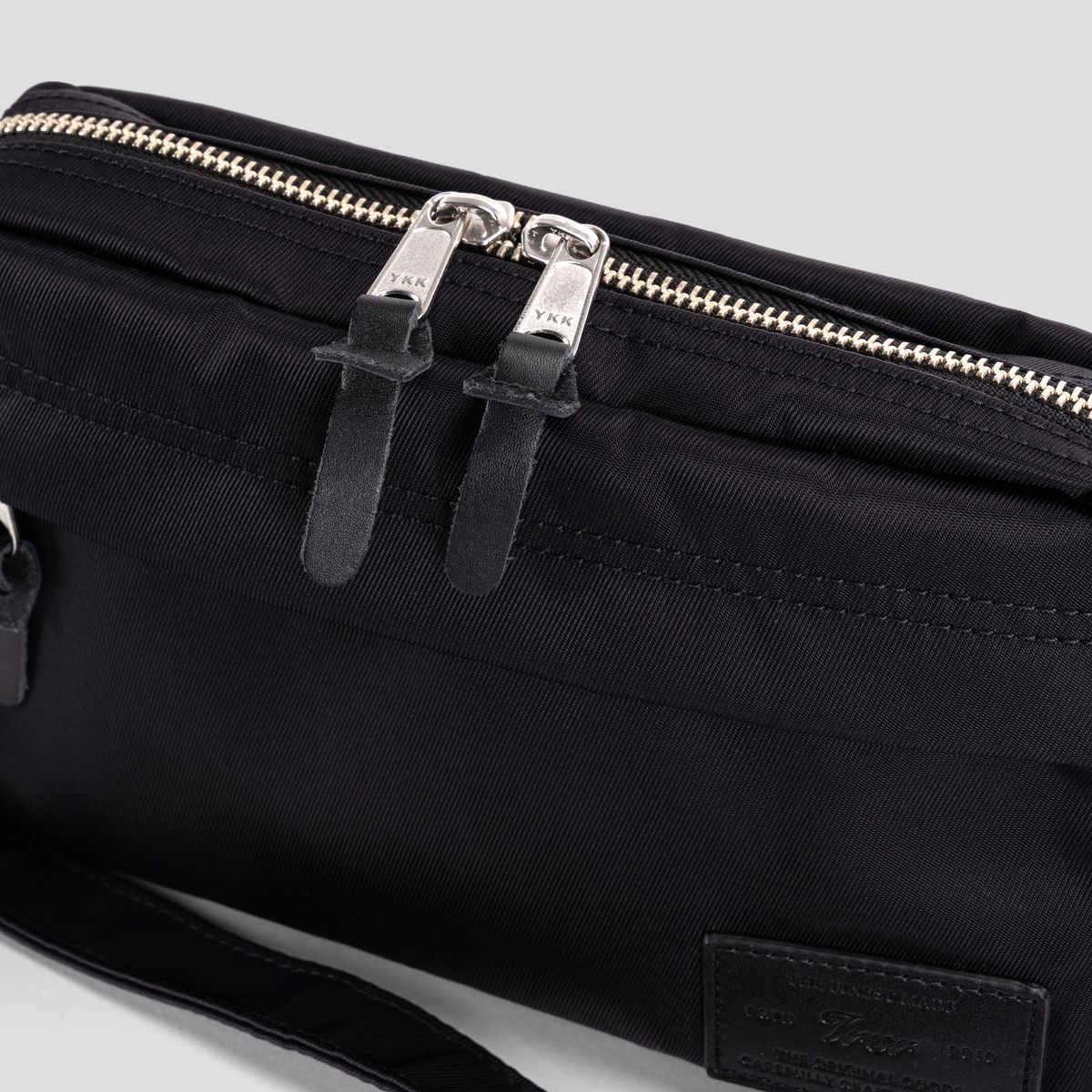 티알브이알(TRVR) Staple Travel Pouch Black