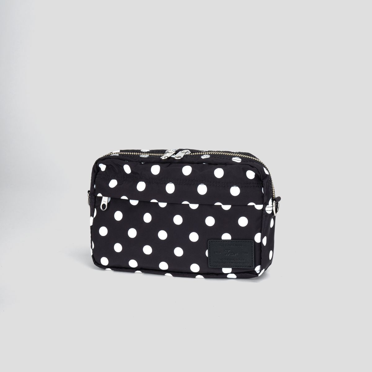 티알브이알(TRVR) Staple Travel Pouch Polka Dot