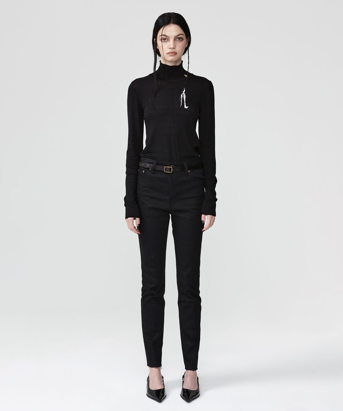 이안조(EAN JO) VISCOSE TURTLENECK SHEER KNIT TOP (BLACK)