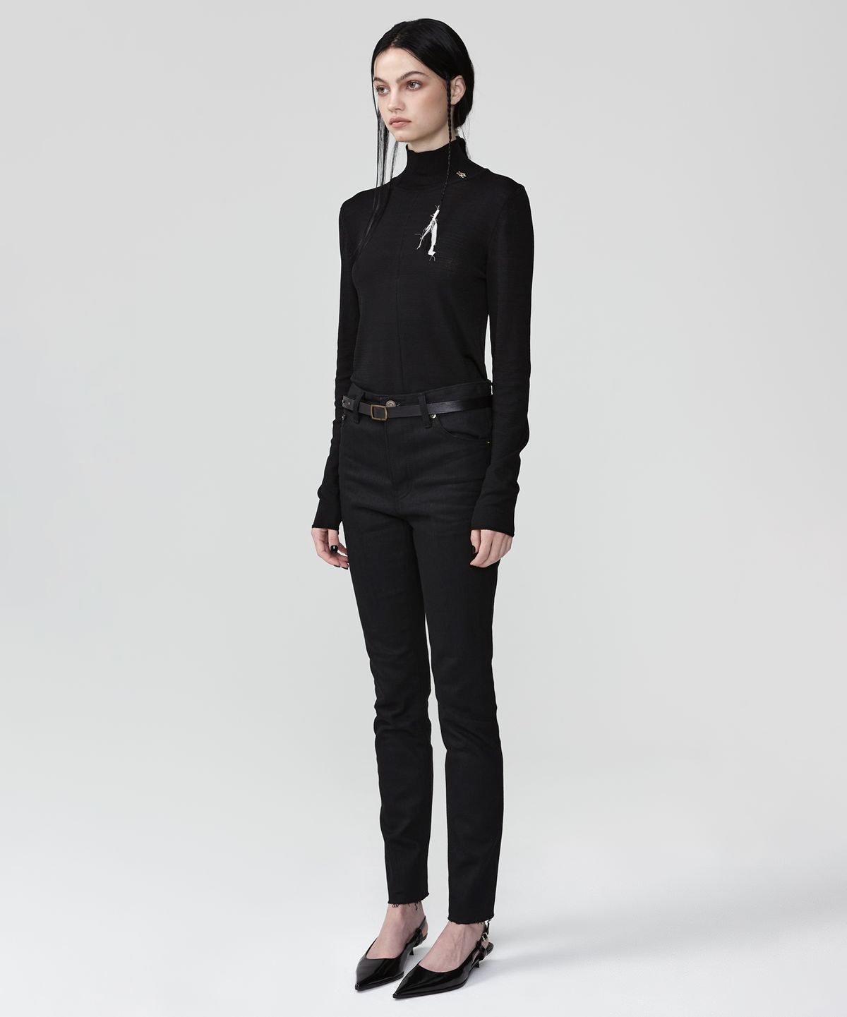 이안조(EAN JO) VISCOSE TURTLENECK SHEER KNIT TOP (BLACK)