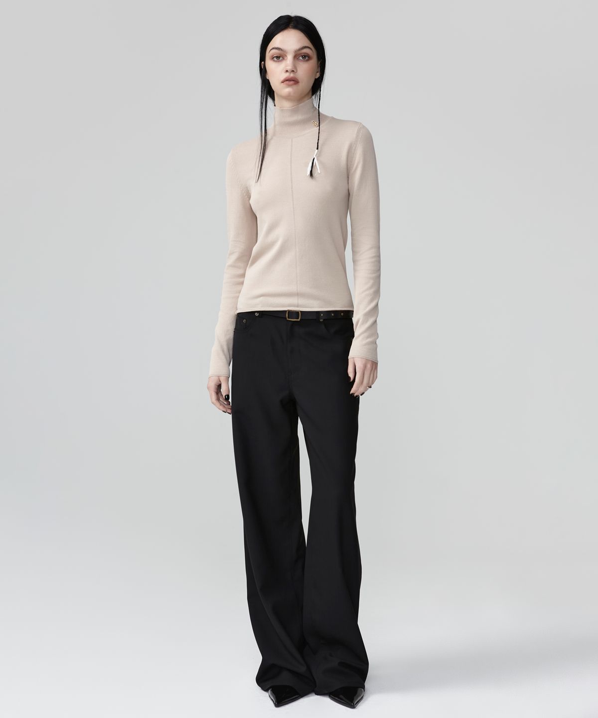 이안조(EAN JO) VISCOSE TURTLENECK SHEER KNIT TOP (SAND BEIGE)