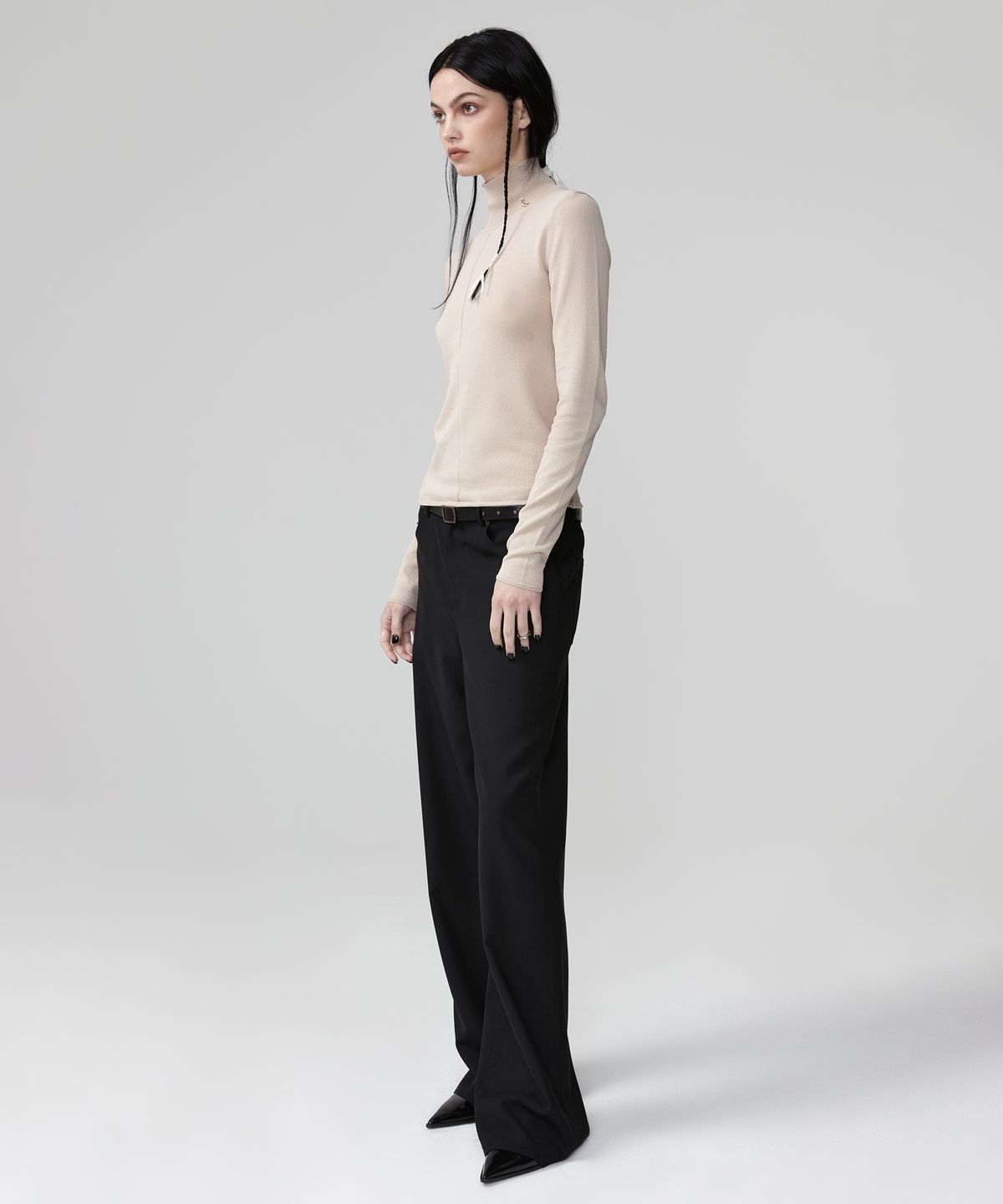 이안조(EAN JO) VISCOSE TURTLENECK SHEER KNIT TOP (SAND BEIGE)