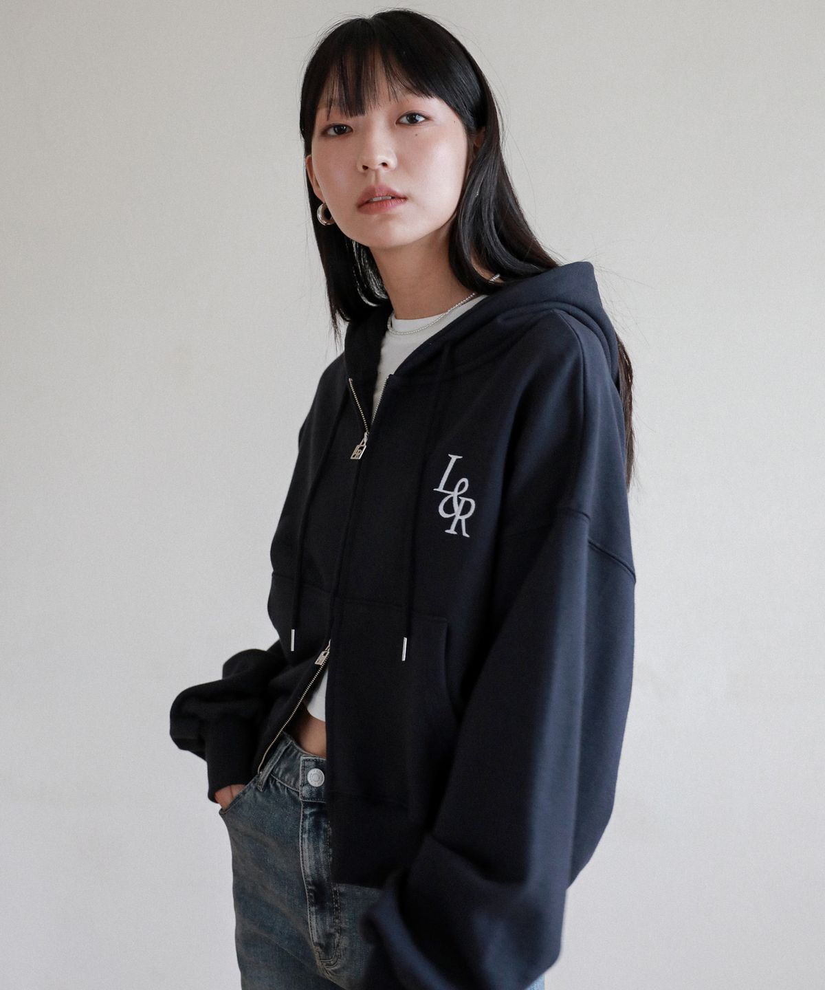 로시로우(LOSSYROW) Lossy Big Logo Crop Hood Zip-up Navy