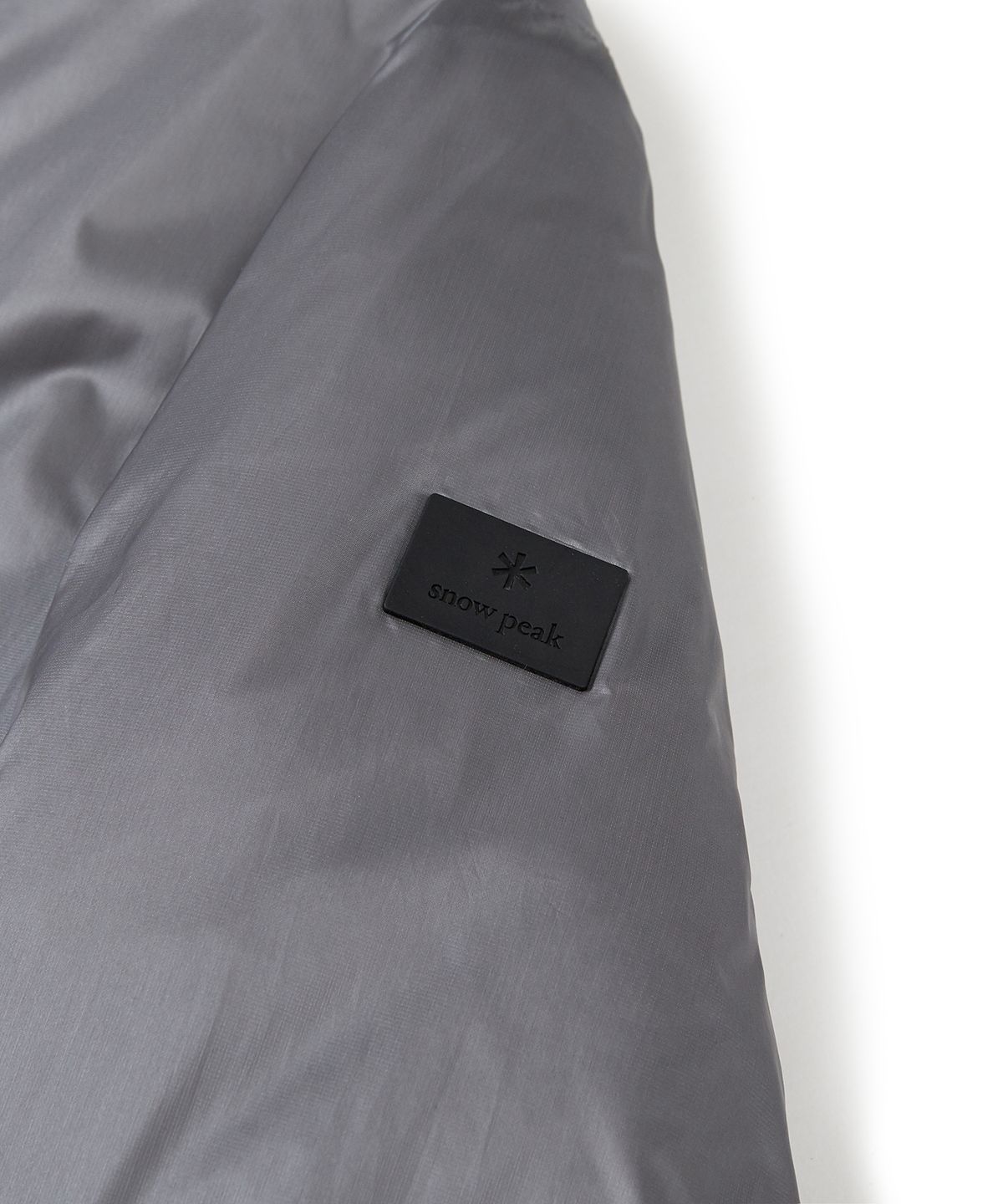 스노우피크 어패럴(SNOWPEAK APPAREL) 피크 에디션 경량 후드 구스 다운 자켓 Gray (S23WMPDJ05)
