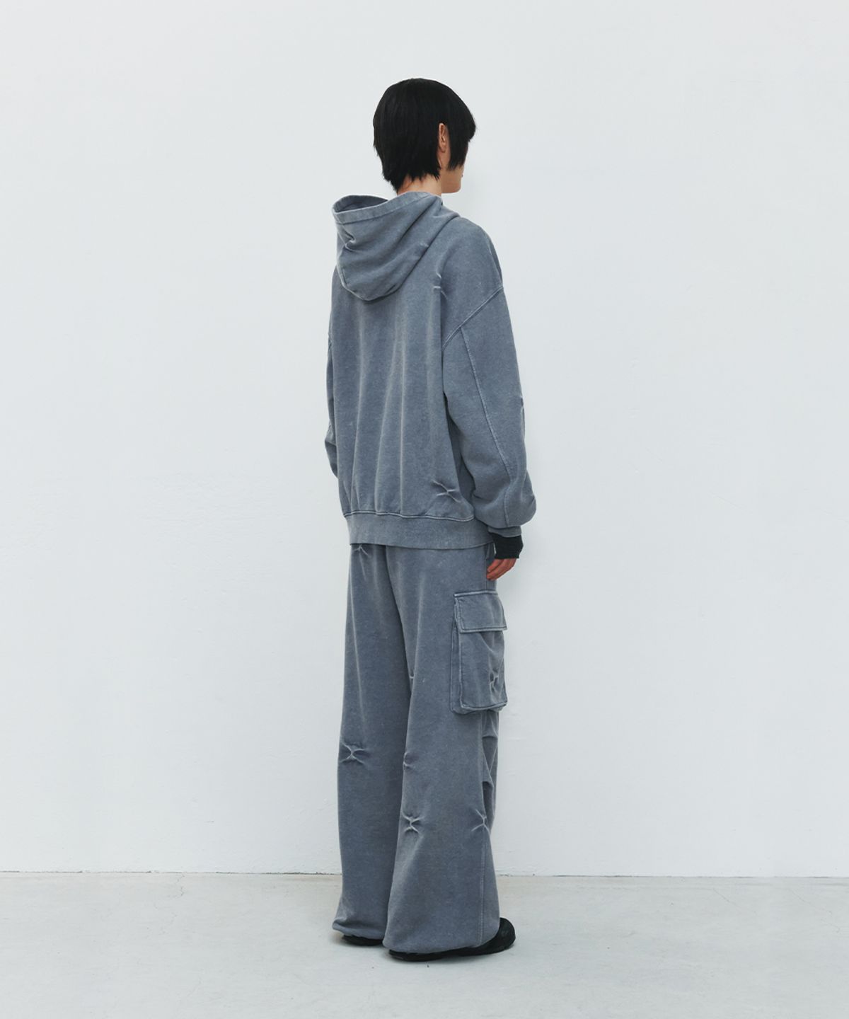 메종미네드(MAISON MINED) PINCH CARGO SWEATPANTS BLUE