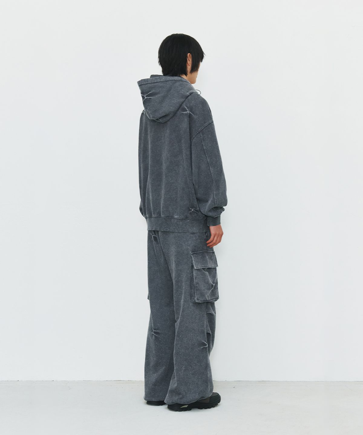 메종미네드(MAISON MINED) PINCH CARGO SWEATPANTS BLUE