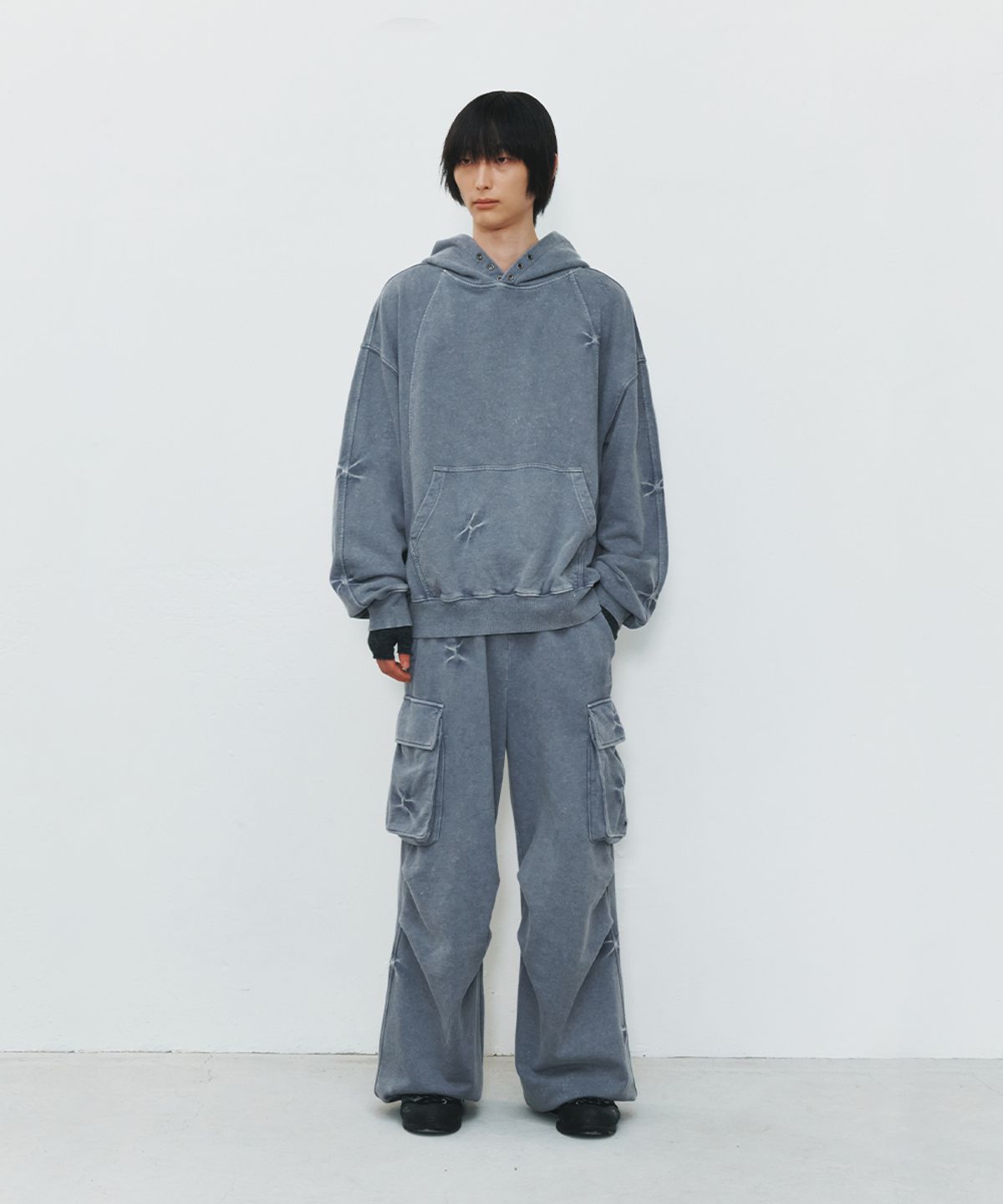 메종미네드(MAISON MINED) PINCH CARGO SWEATPANTS CHARCOAL