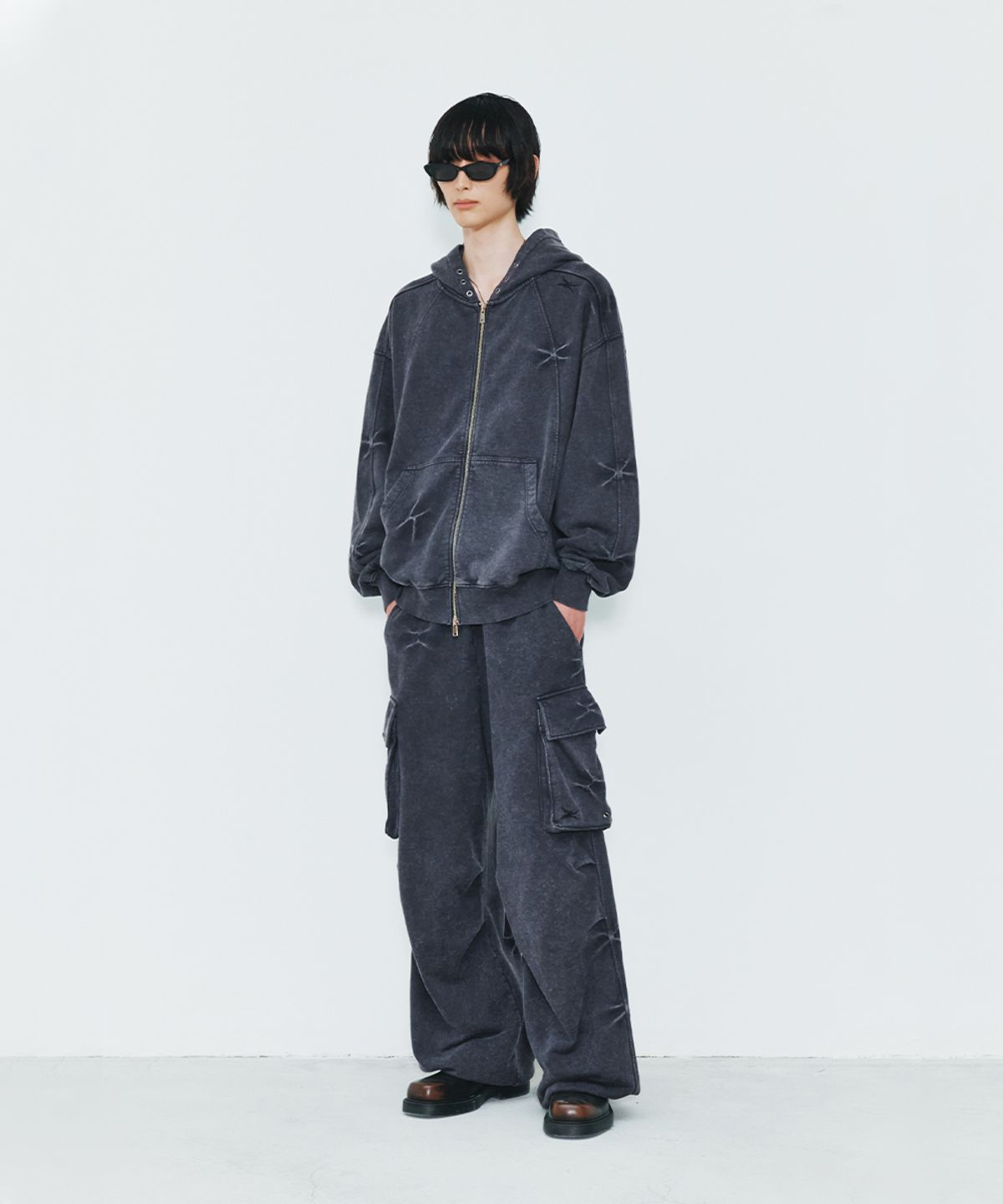 메종미네드(MAISON MINED) PINCH CARGO SWEATPANTS BLACK