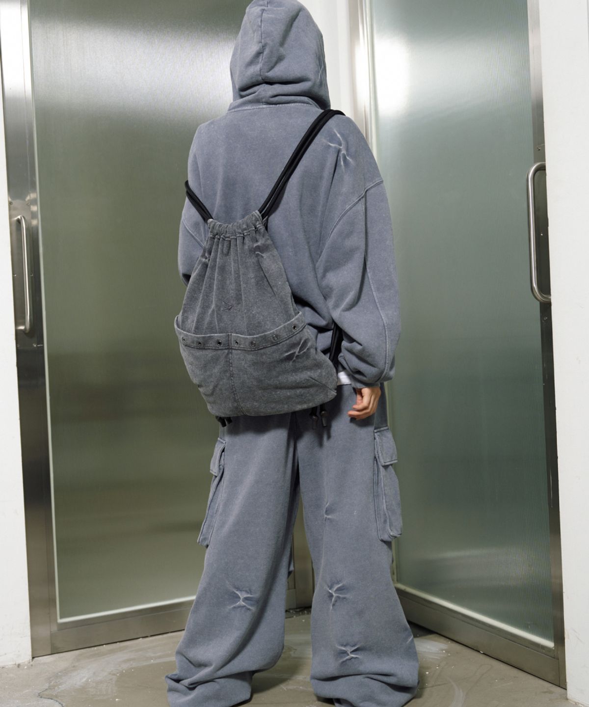 메종미네드(MAISON MINED) PINCH CARGO SWEATPANTS BLACK