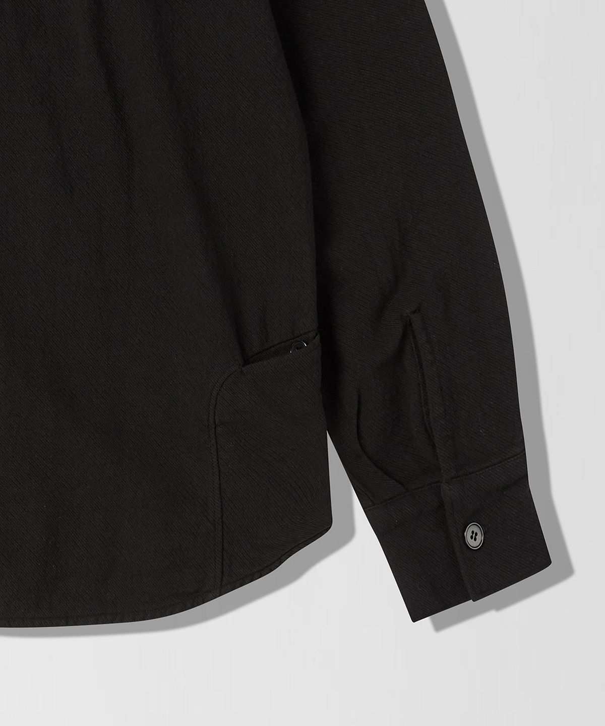 이이(EE) MENS SHIRT BLACK
