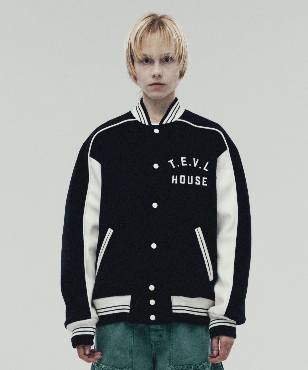 더바이닐하우스(THEVINYLHOUSE) WOOL VARSITY JACKET BLACK (VH2DWUB901A)