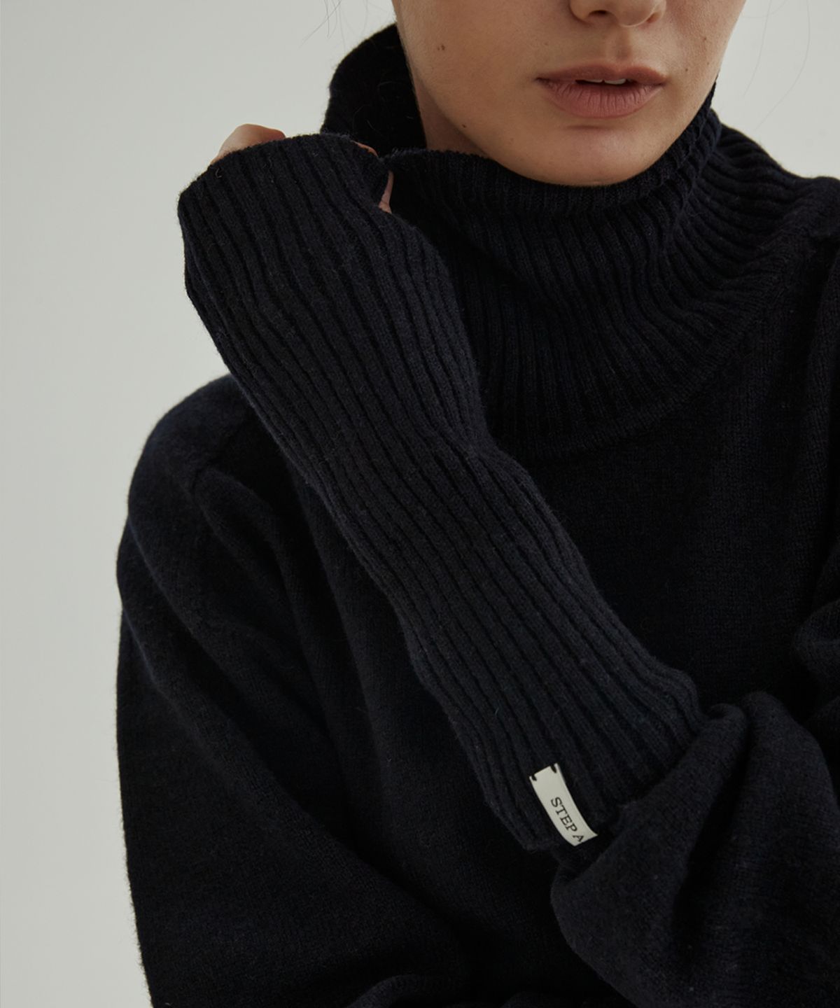 스텝어라운드(STEP AROUND) Alpaca Hand Warmer (Navy)