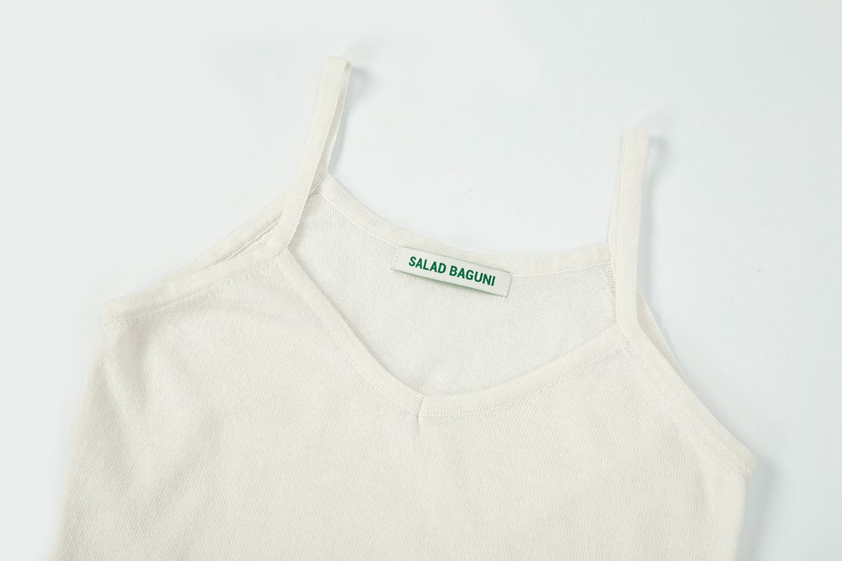 샐러드바구니(SALAD BAGUNI) V-Neck Strap Top_ivory