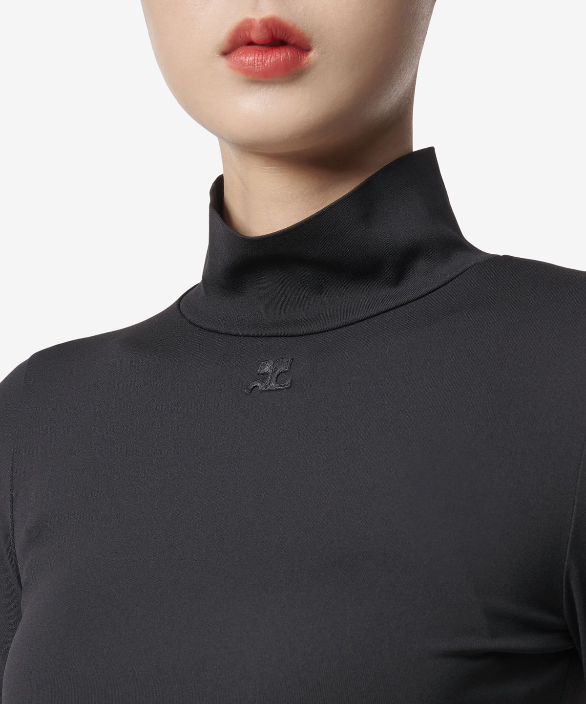꾸레쥬(COURREGES) 테크노 모크넥 롱슬리브 탑 - 블랙 / 323JTO182JS00169999