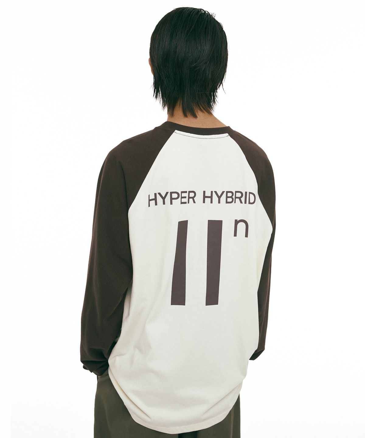 하이투(HYIIⁿ) 유니폼 래글런 티셔츠 [브라운]