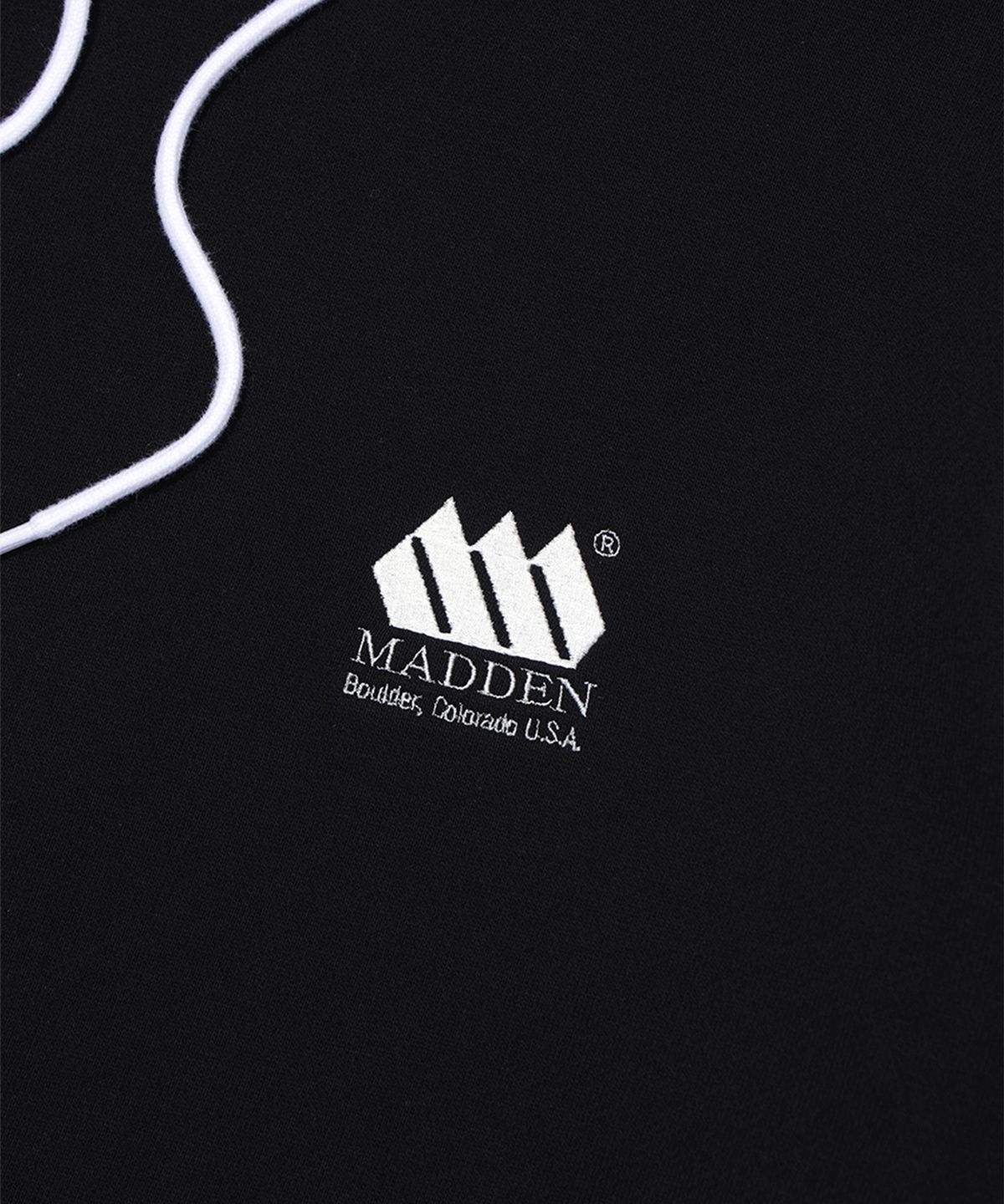 매든(MADDEN) Small Logo Hoodie Black