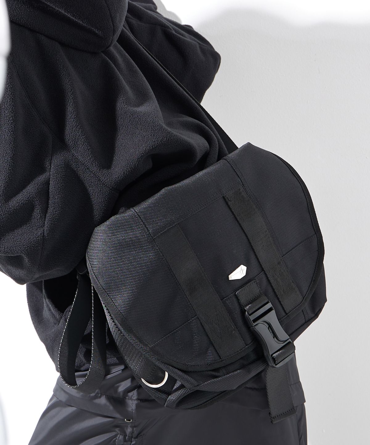 록히드마틴(LOCKHEED MARTIN) Parachute Messenger Bag - 사이즈 & 후기 | 무신사