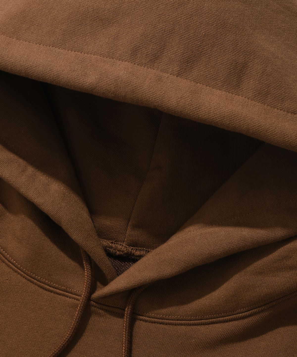 스웨이드(SUADE) BALLOON SUADE LOGO HOODIE [BROWN]