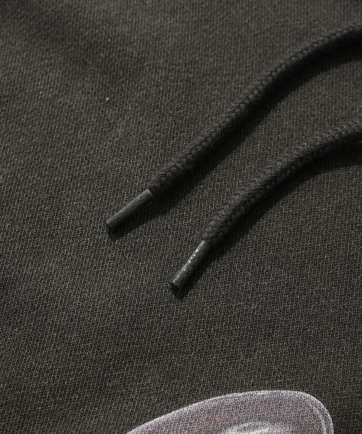 스웨이드(SUADE) BALLOON SUADE LOGO HOODIE [PIGMENT BLACK]