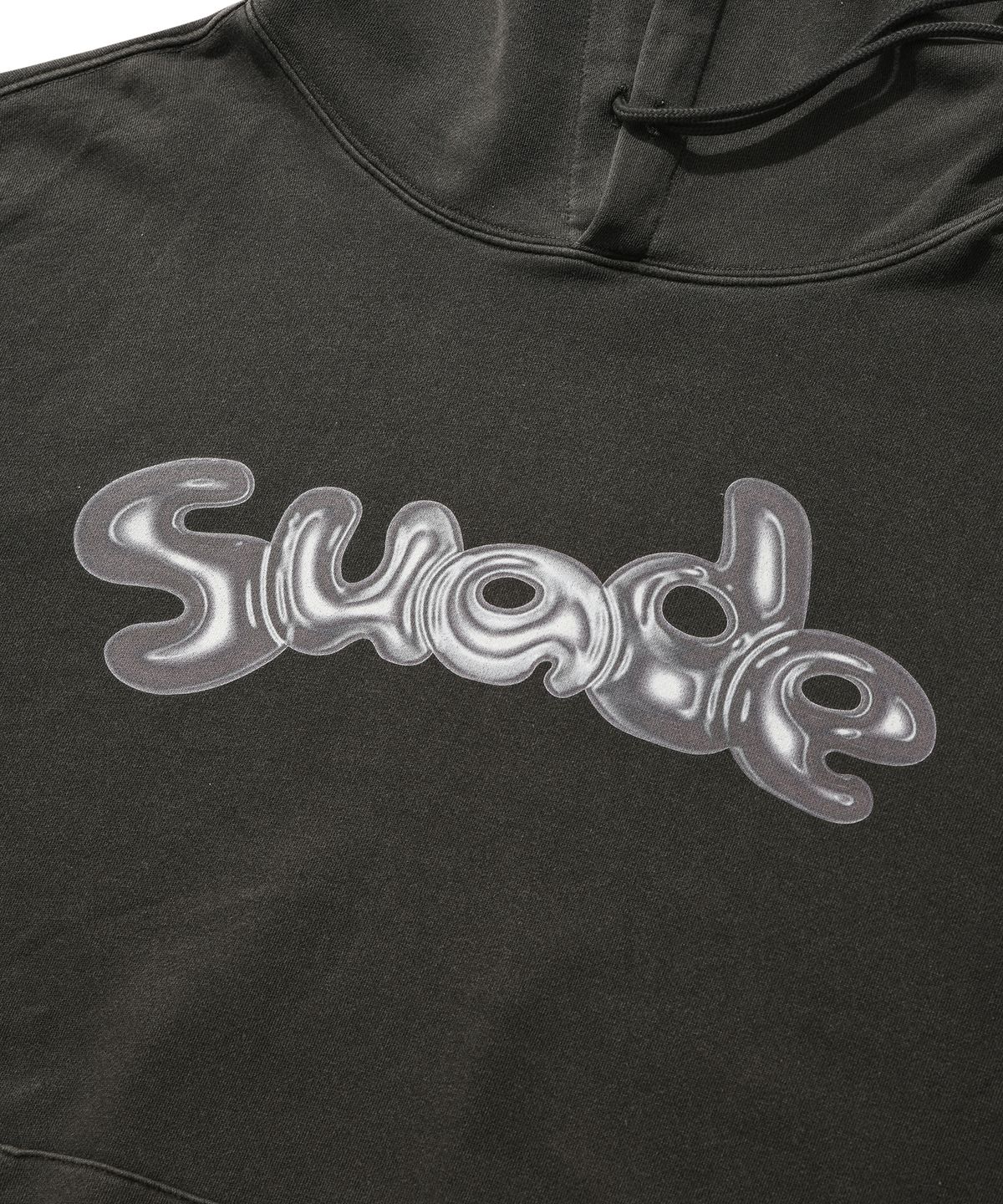 스웨이드(SUADE) BALLOON SUADE LOGO HOODIE [PIGMENT BLACK]