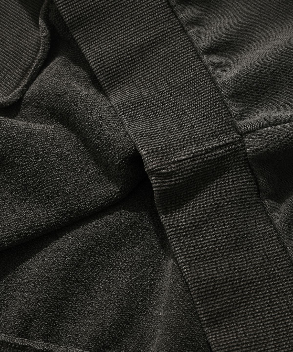 스웨이드(SUADE) BALLOON SUADE LOGO HOODIE [PIGMENT BLACK]