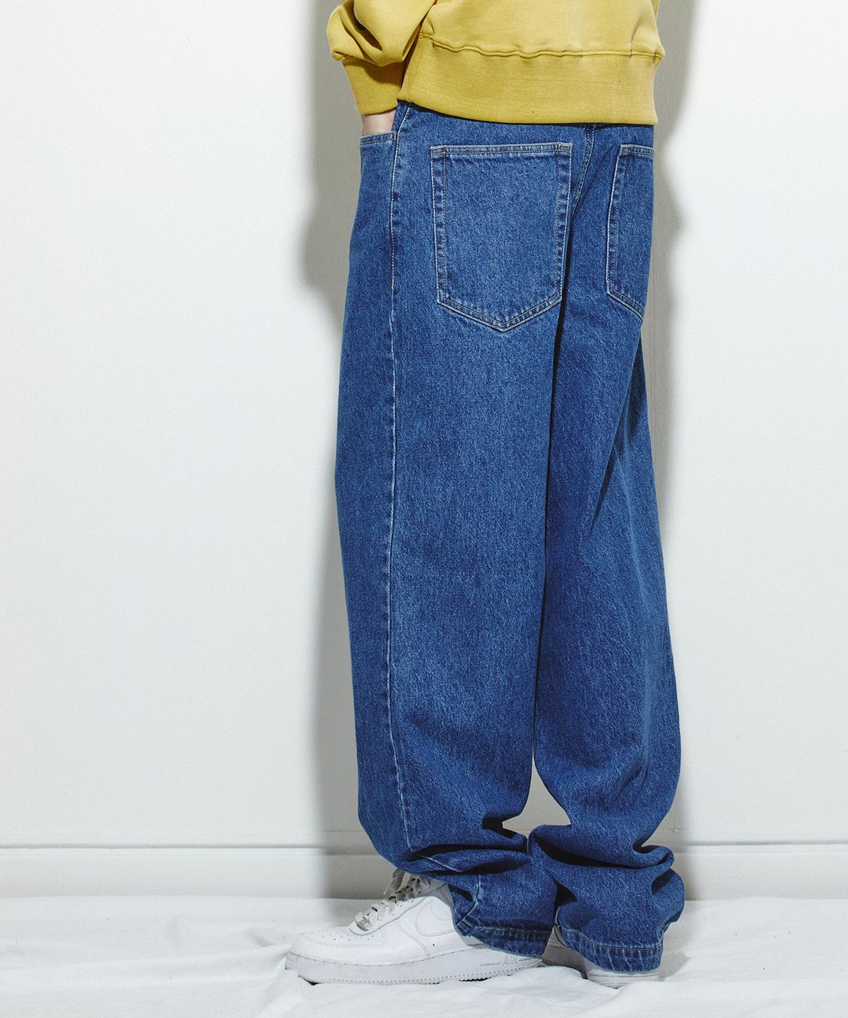 밀리밀리언(MILLIMILLION) BASALT DENIM PANTS B02