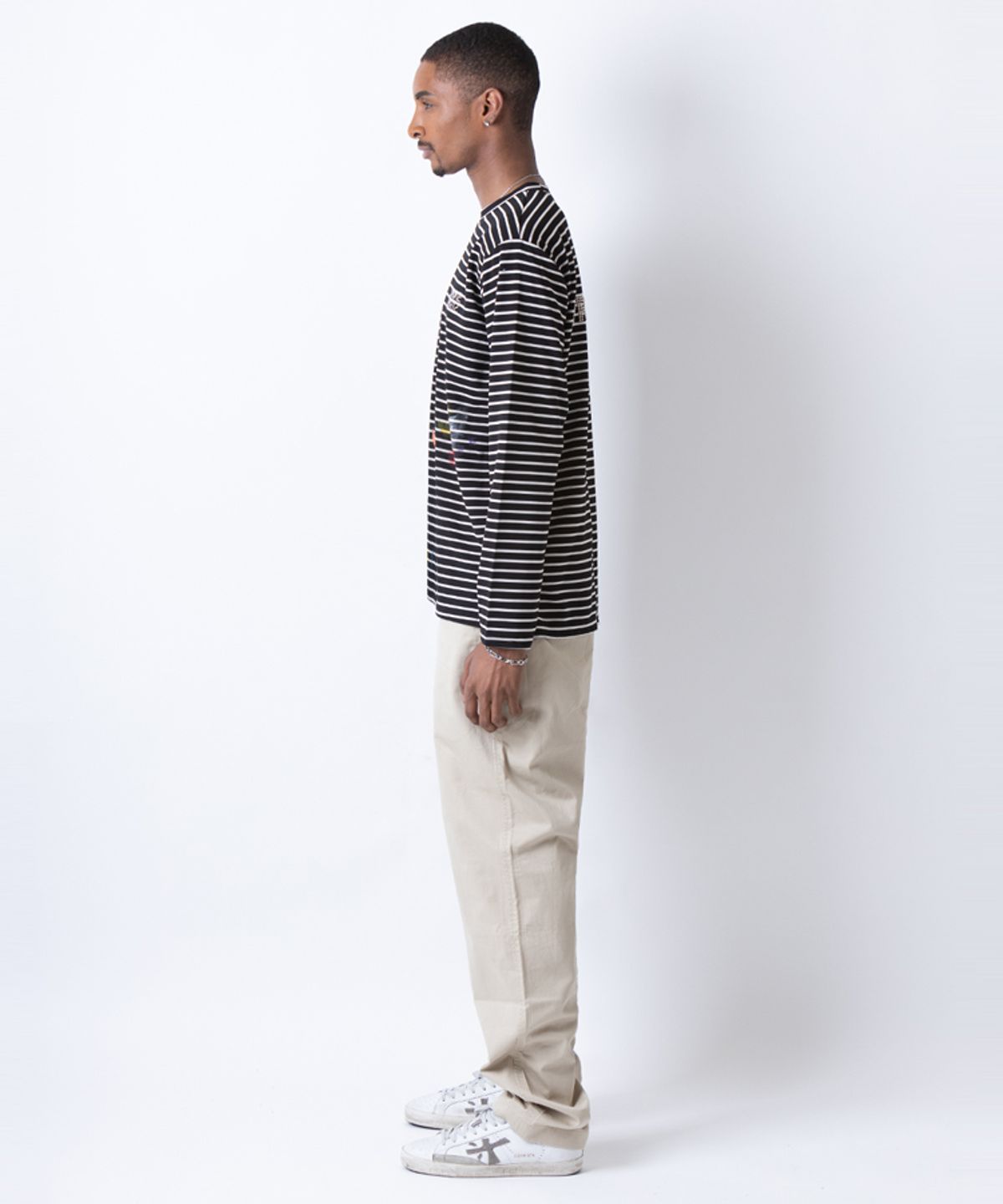 스트라이크(STRIKE) Artwork Stud Striped T-shirt (BLACK)