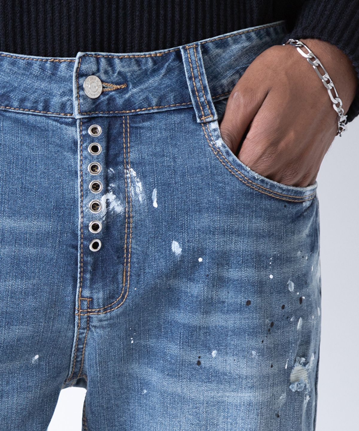 스트라이크(STRIKE) Medium Sprinkle Wash Eyelet Jeans (SLIM)