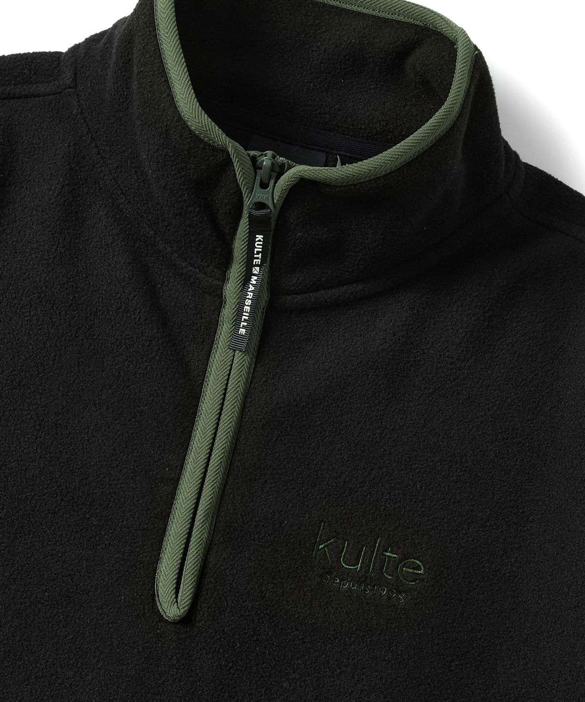 쿨트(KULTE) 클래식 로고 플리스 하프집업 크루넥 BLACK