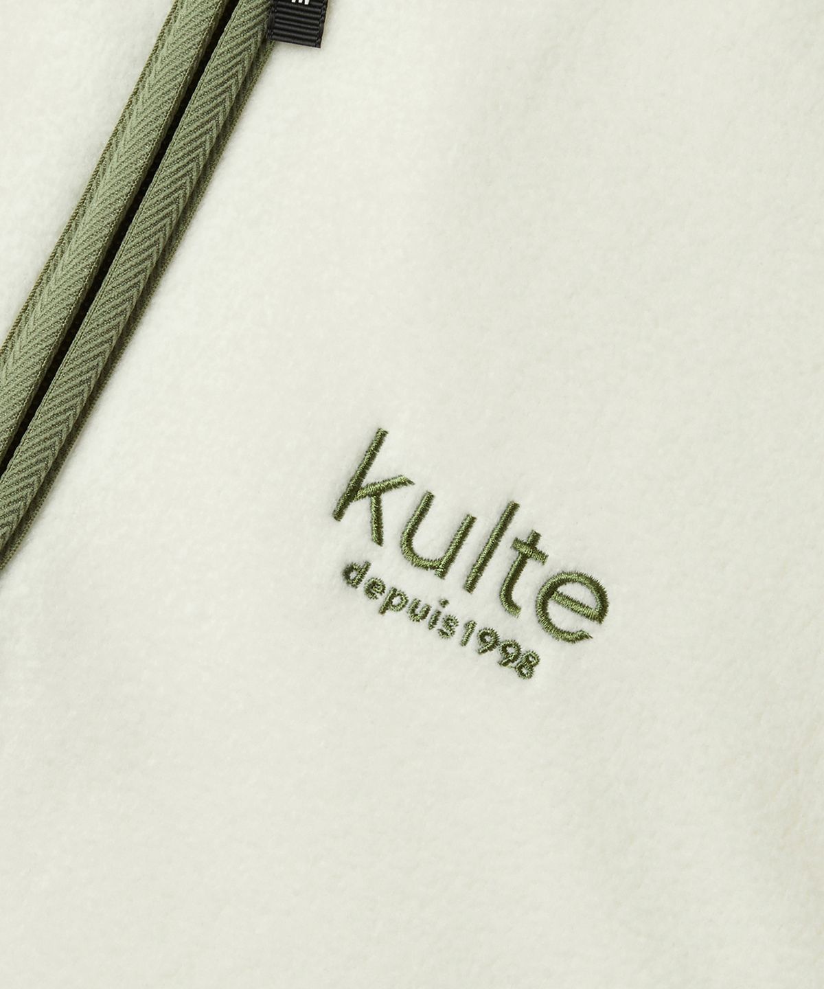 쿨트(KULTE) 클래식 로고 플리스 하프집업 크루넥 IVORY