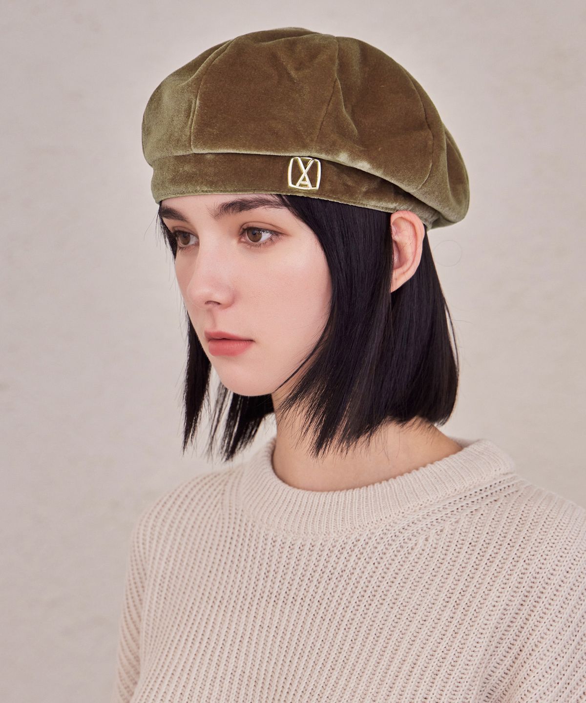 바잘(VARZAR) VA 스퀘어 스터드 옥타곤 벨벳 베레모 베이지