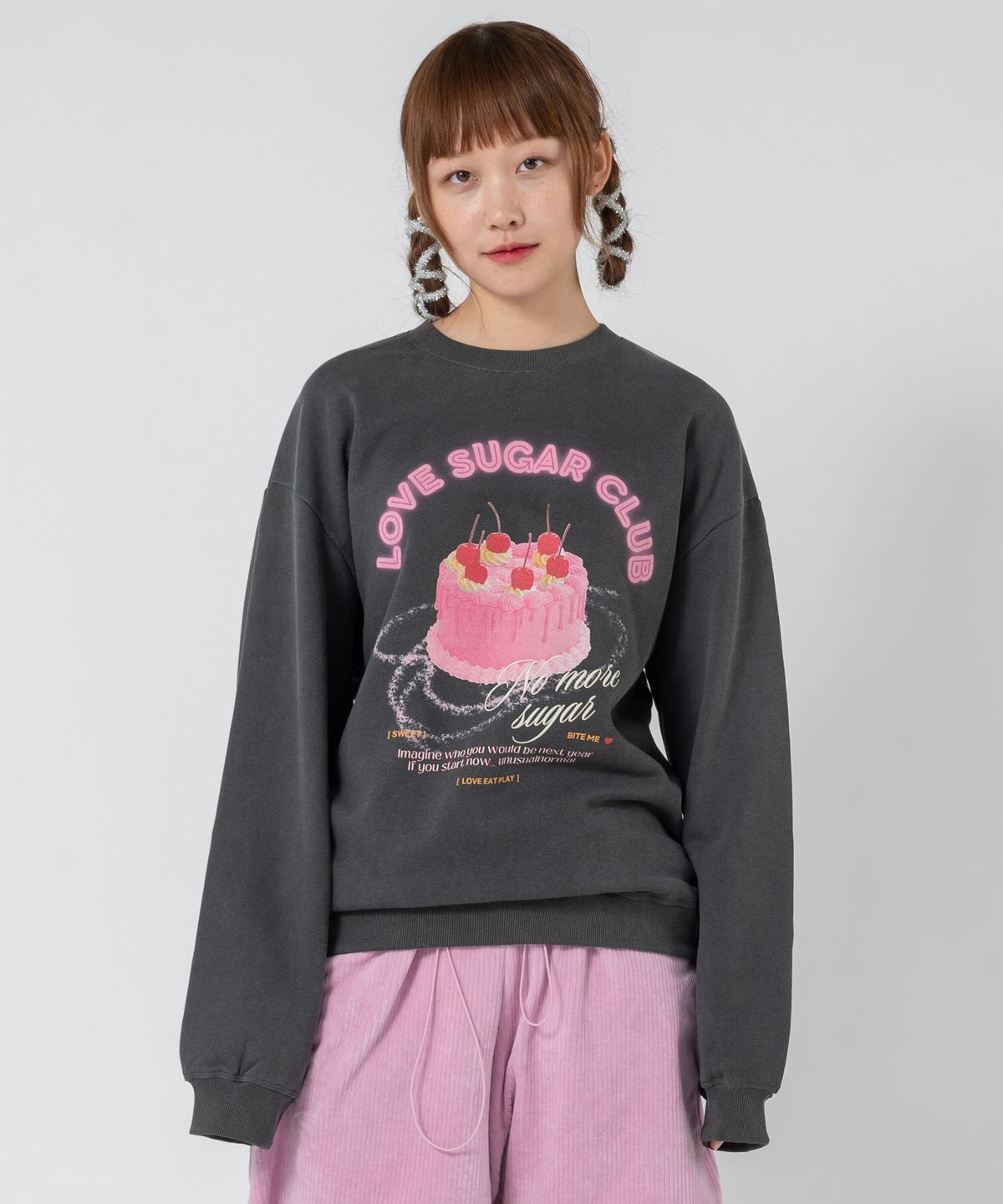 언유주얼 노말(UNUSUALNORMAL) SUGAR CAKE SWEAT SHIRT _ PIGMENT GREY