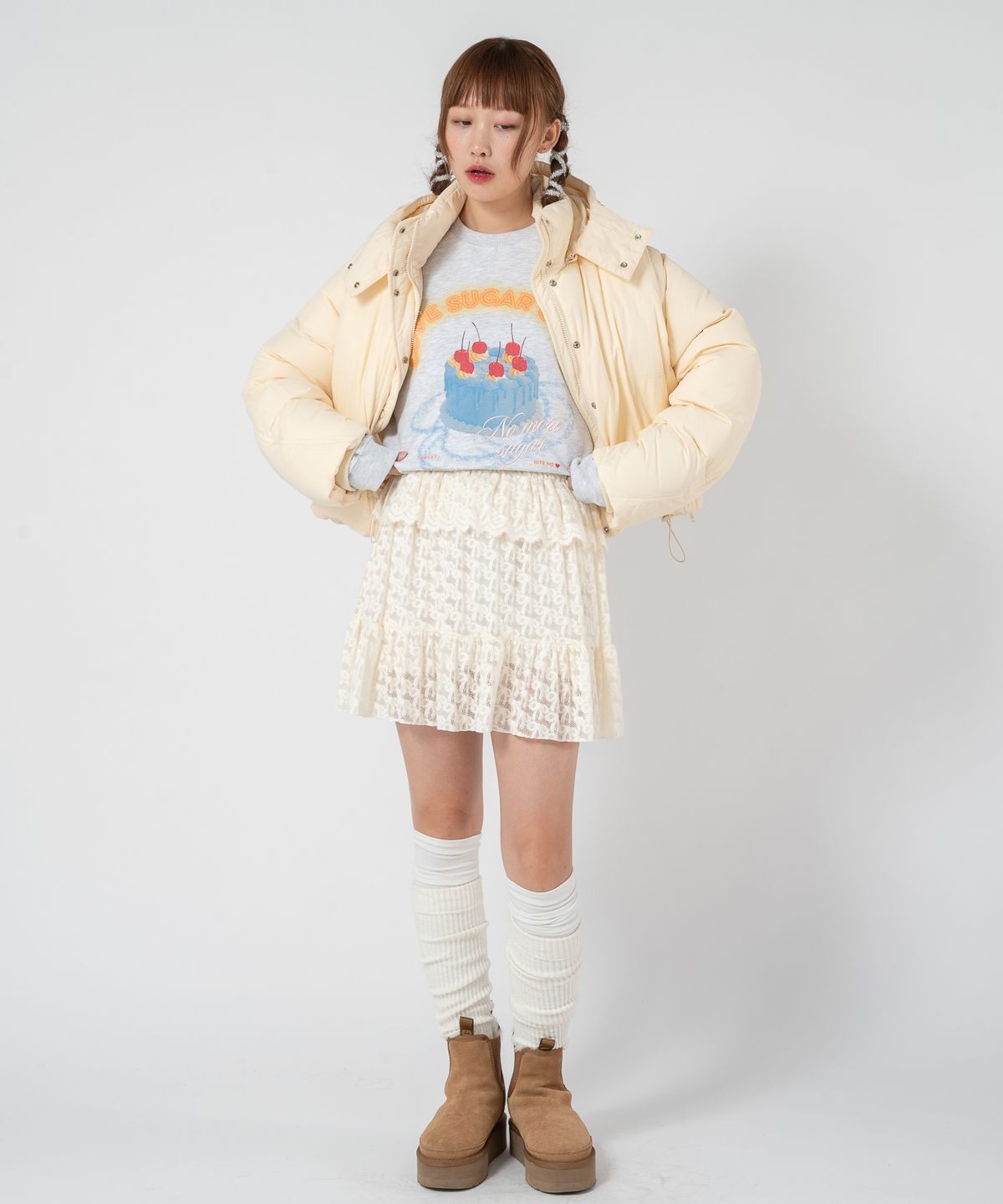 언유주얼 노말(UNUSUALNORMAL) SUGAR CAKE SWEAT SHIRT _ WHITE MELANGE