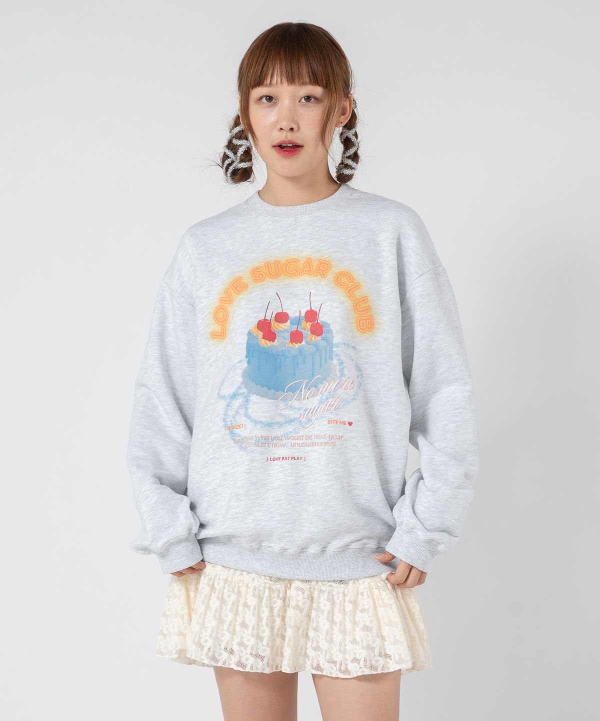 언유주얼 노말(UNUSUALNORMAL) SUGAR CAKE SWEAT SHIRT _ WHITE MELANGE