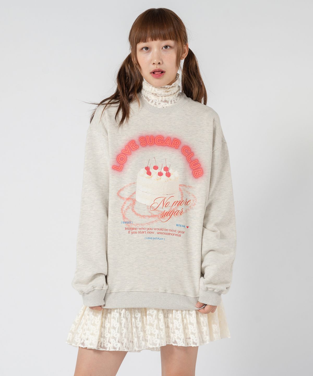 언유주얼 노말(UNUSUALNORMAL) SUGAR CAKE SWEAT SHIRT _ OATMEAL