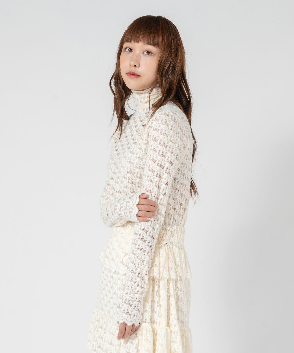 언유주얼 노말(UNUSUALNORMAL) RIBBON HIGH-NECK T-SHIRT _ CREAM