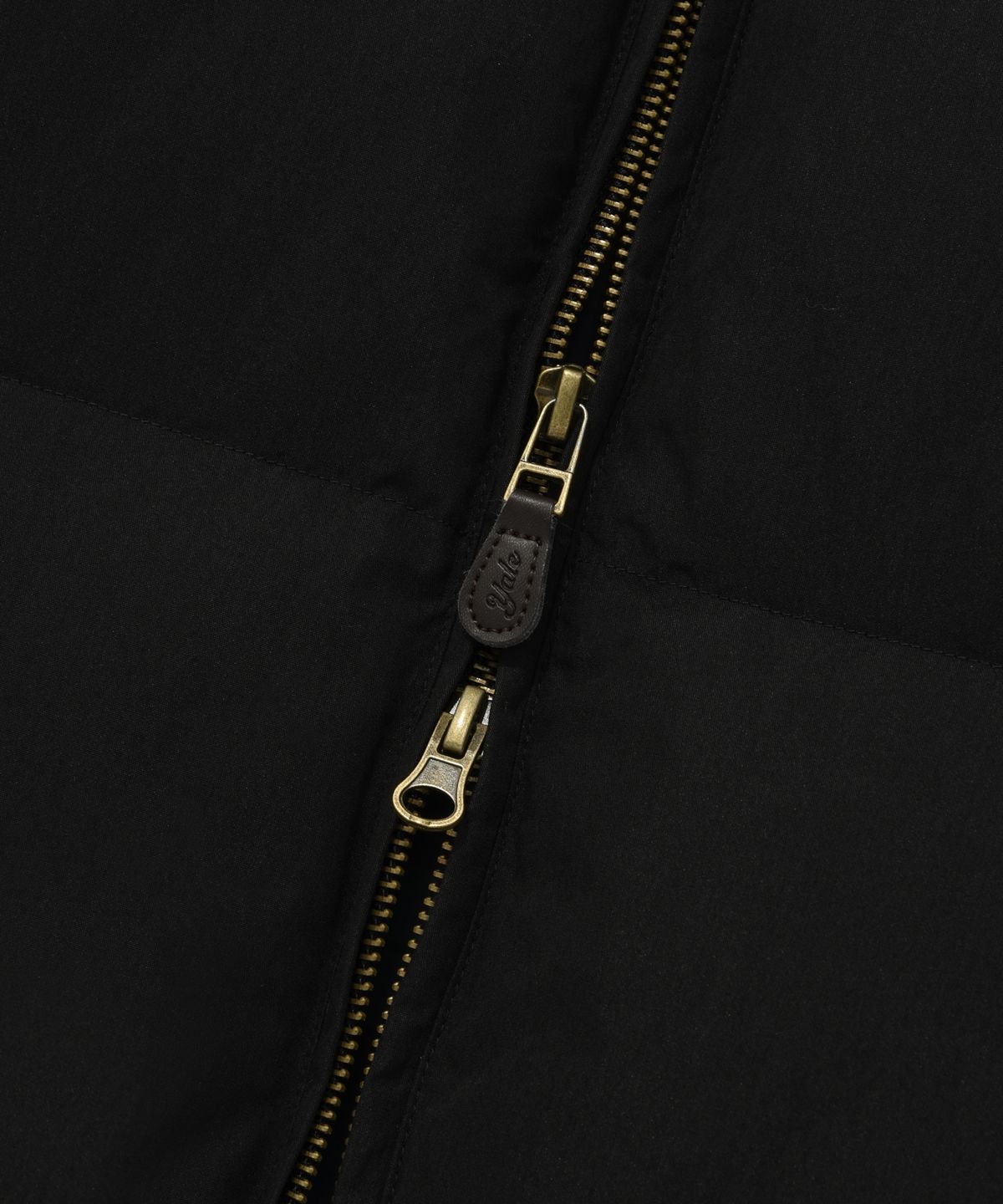 예일(YALE) PRIMALOFT WARM UP+ SHORT PUFFER PADDING BLACK