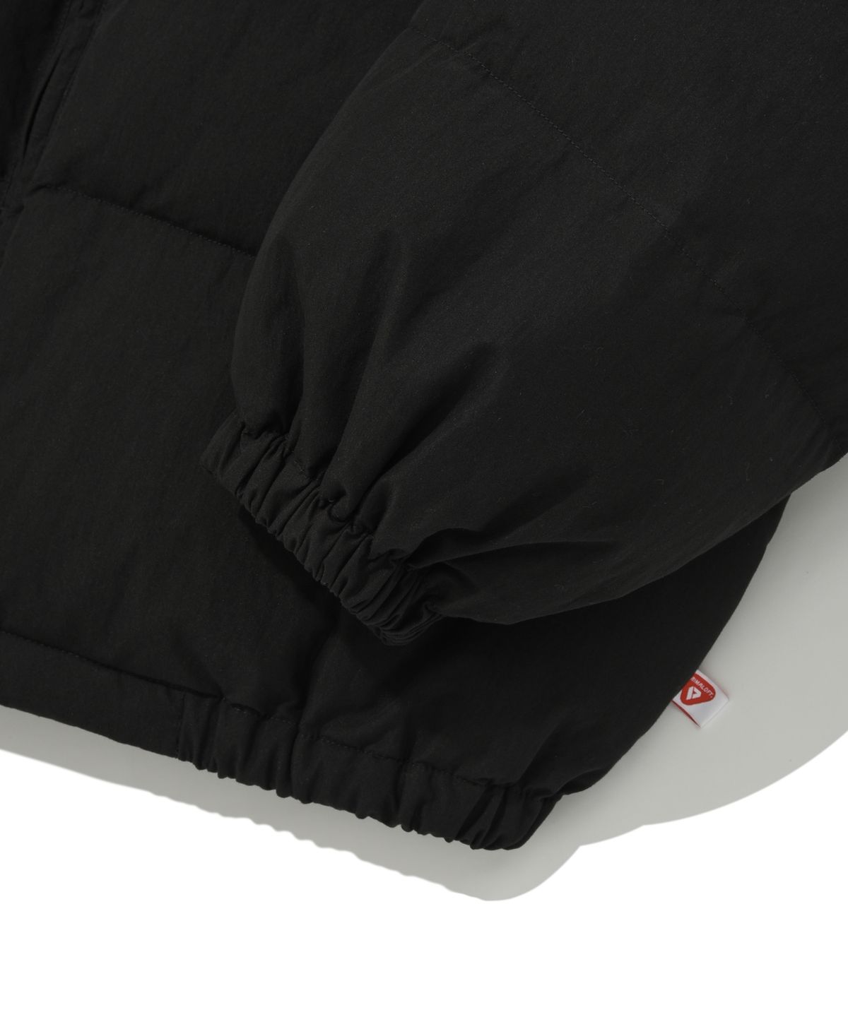 예일(YALE) PRIMALOFT WARM UP+ SHORT PUFFER PADDING BLACK