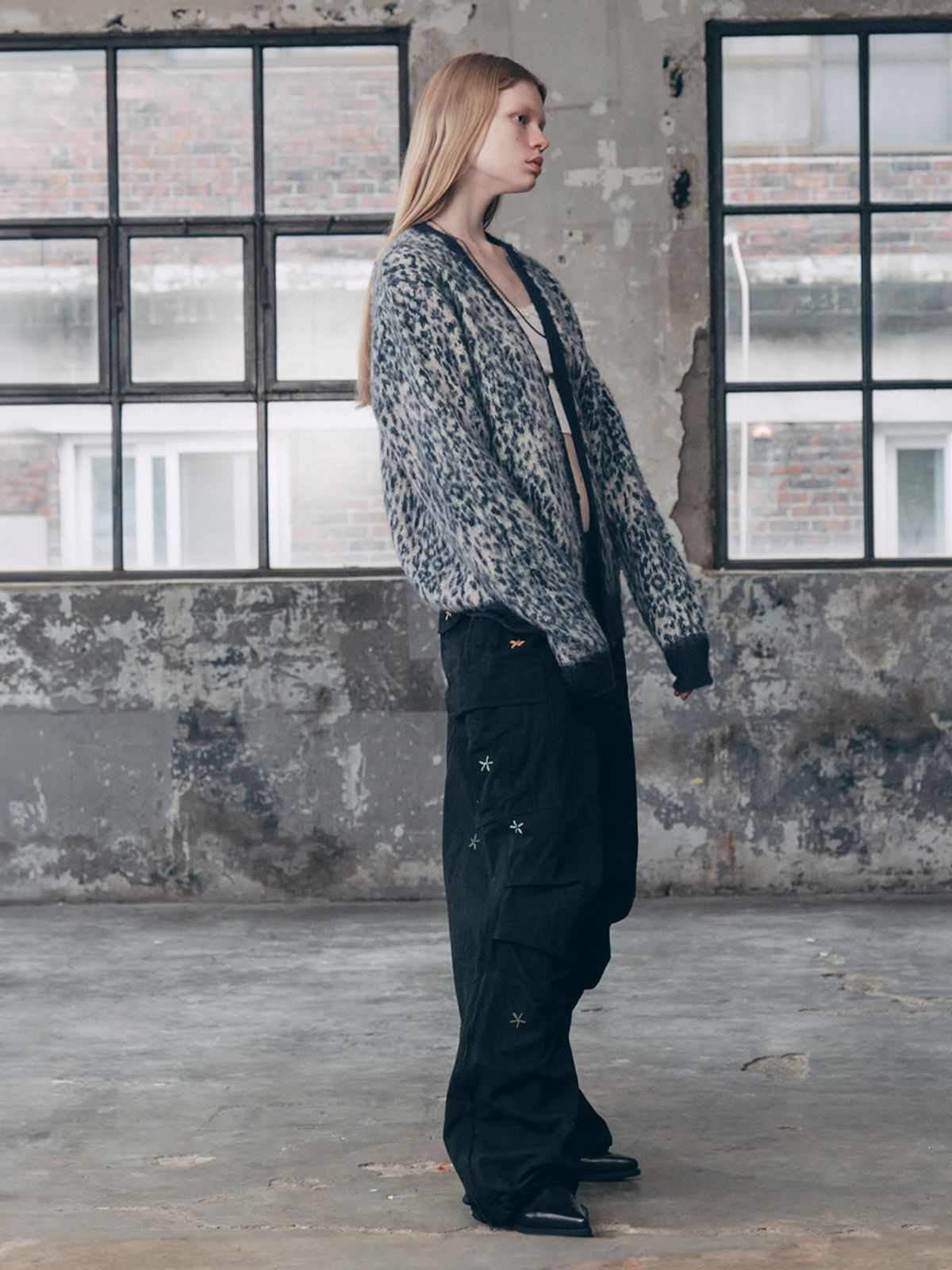 에즈이프 캘리(ASIF CALIE) FLOWER MILITARY CARGO PANTS BLACK