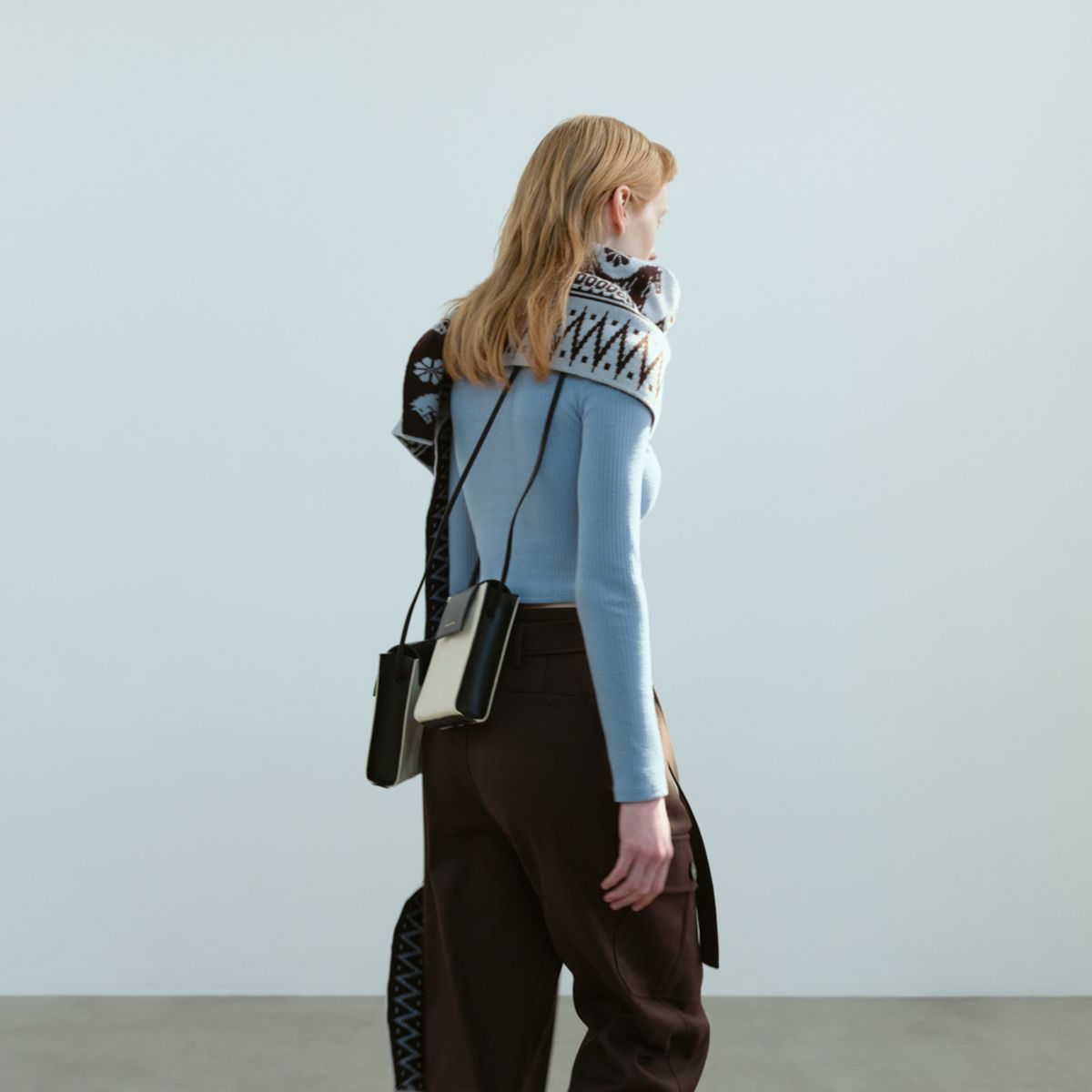 문스워드(MOONSWARD) BLUE & BROWN CLASSIC PATTERN MUFFLER