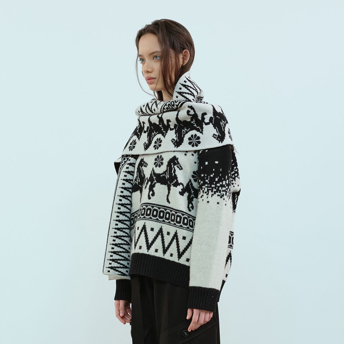 문스워드(MOONSWARD) BLACK & WHITE CLASSIC PATTERN MUFFLER
